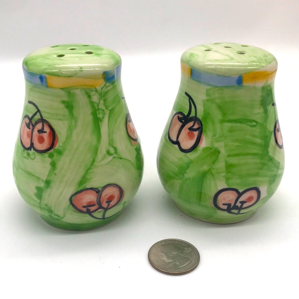Ceramic Hand Glazed w/pic of Cherries S & P Shaker’s